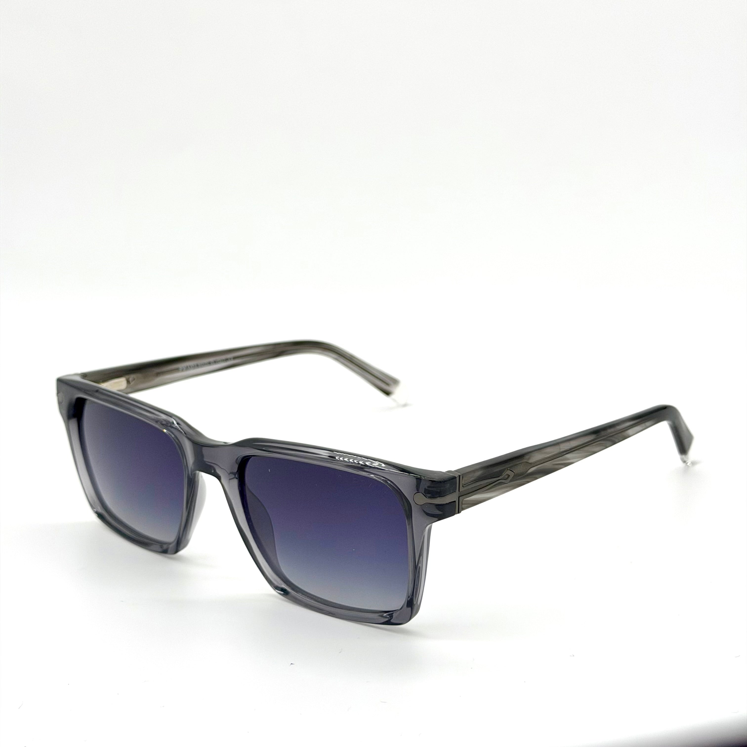 PRADA 1*