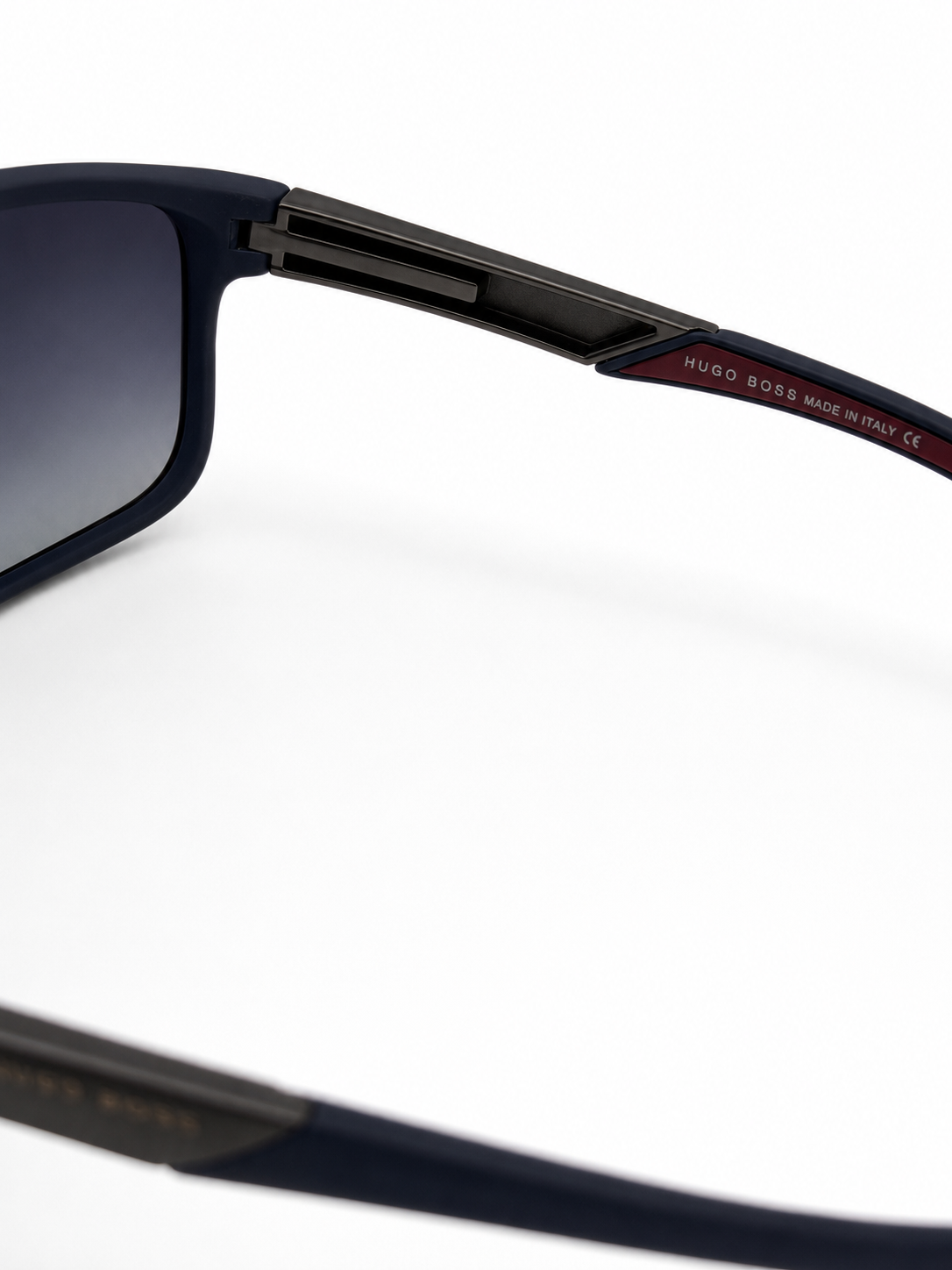 Hugo Boss4*