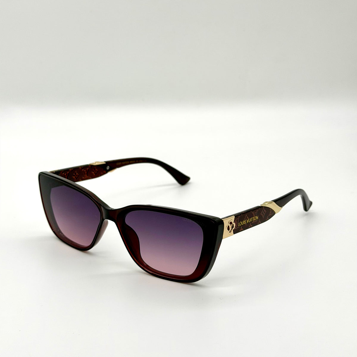 Louis Vuitton” 2