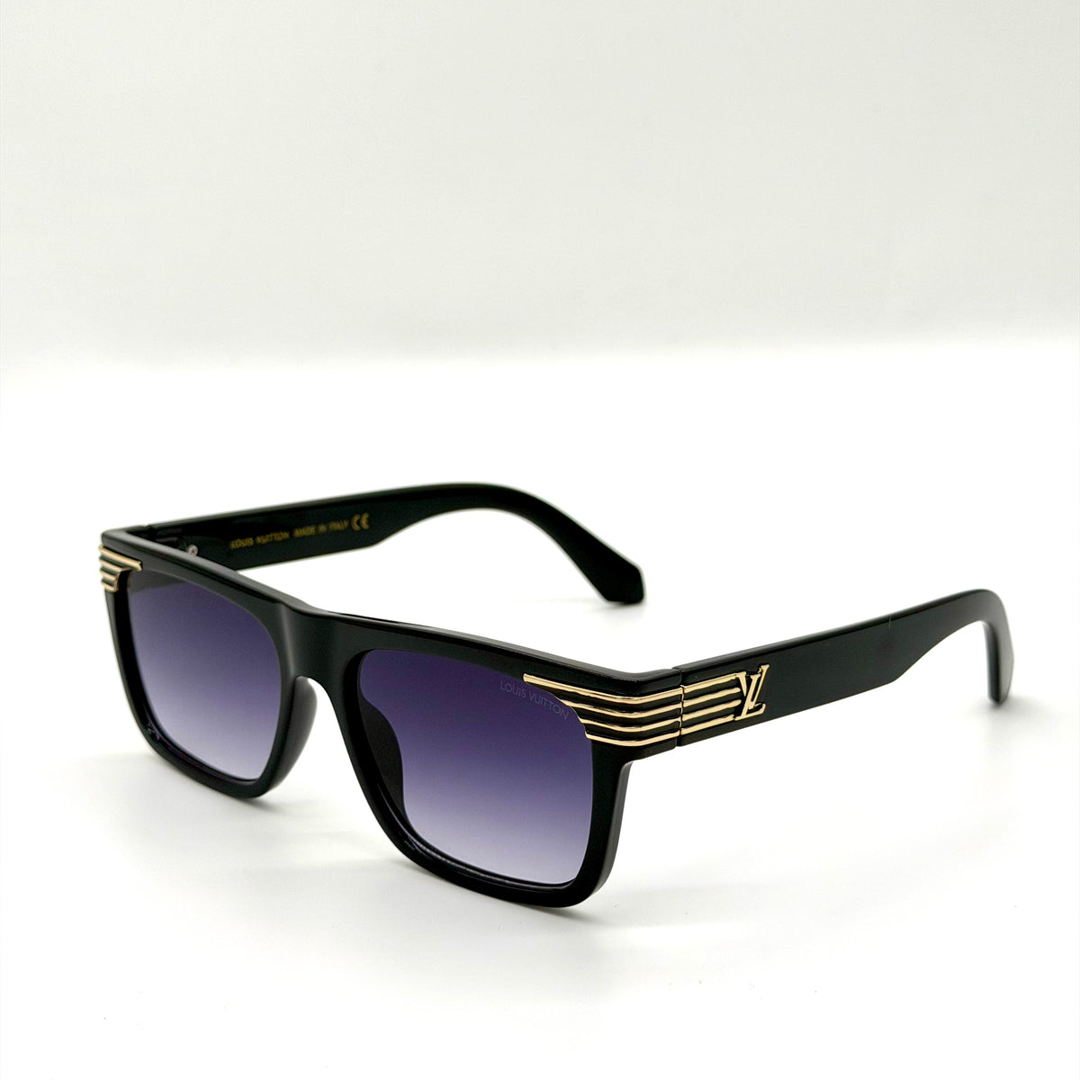 Louis Vuitton” 2